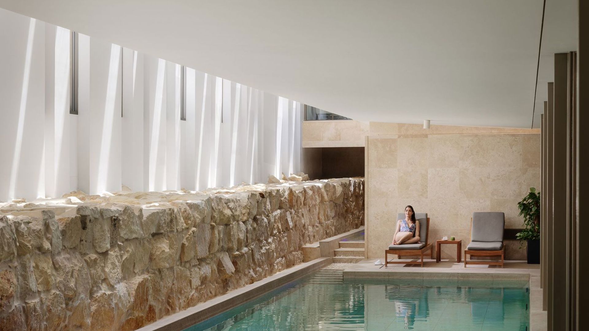Phoenicia Spa & Wellness - indoor pool