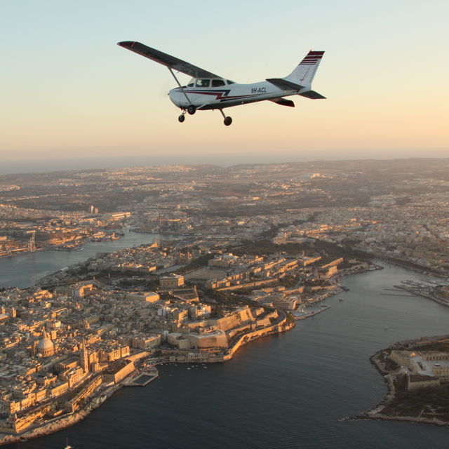 flight experience - the phoenicia malta