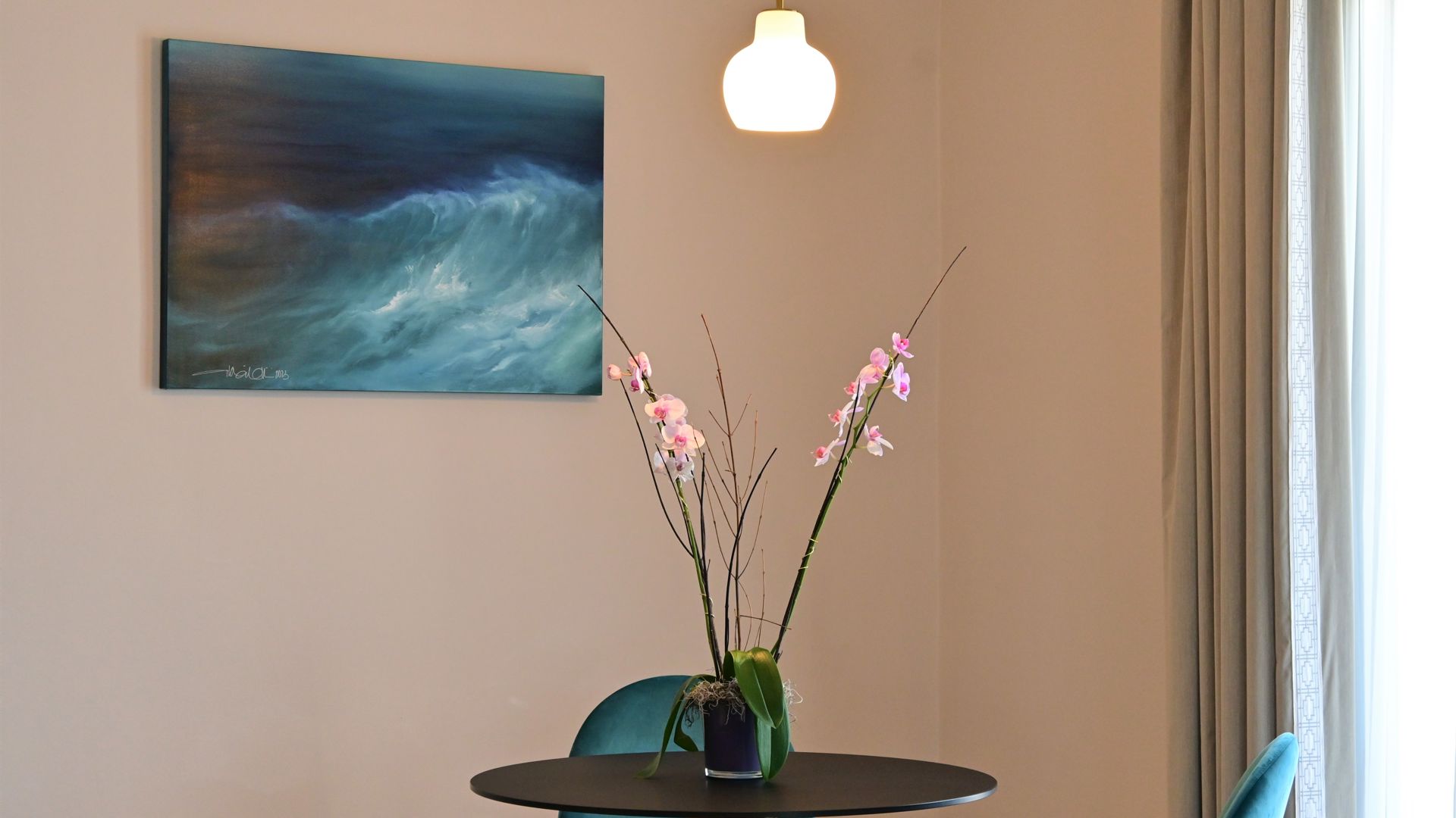 Alexia Coppini art at the phoenicia malta