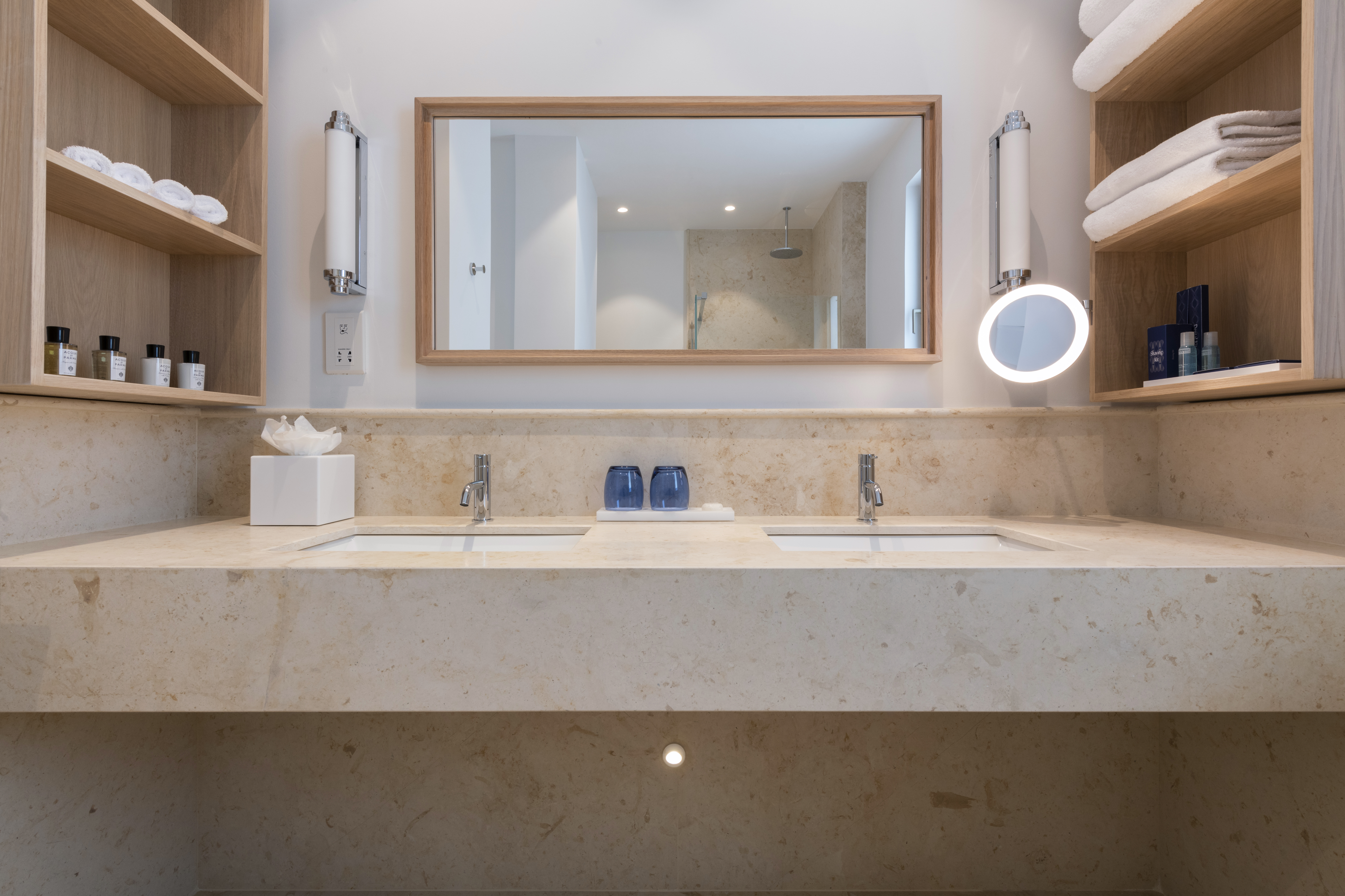 Junior Suite Bathroom