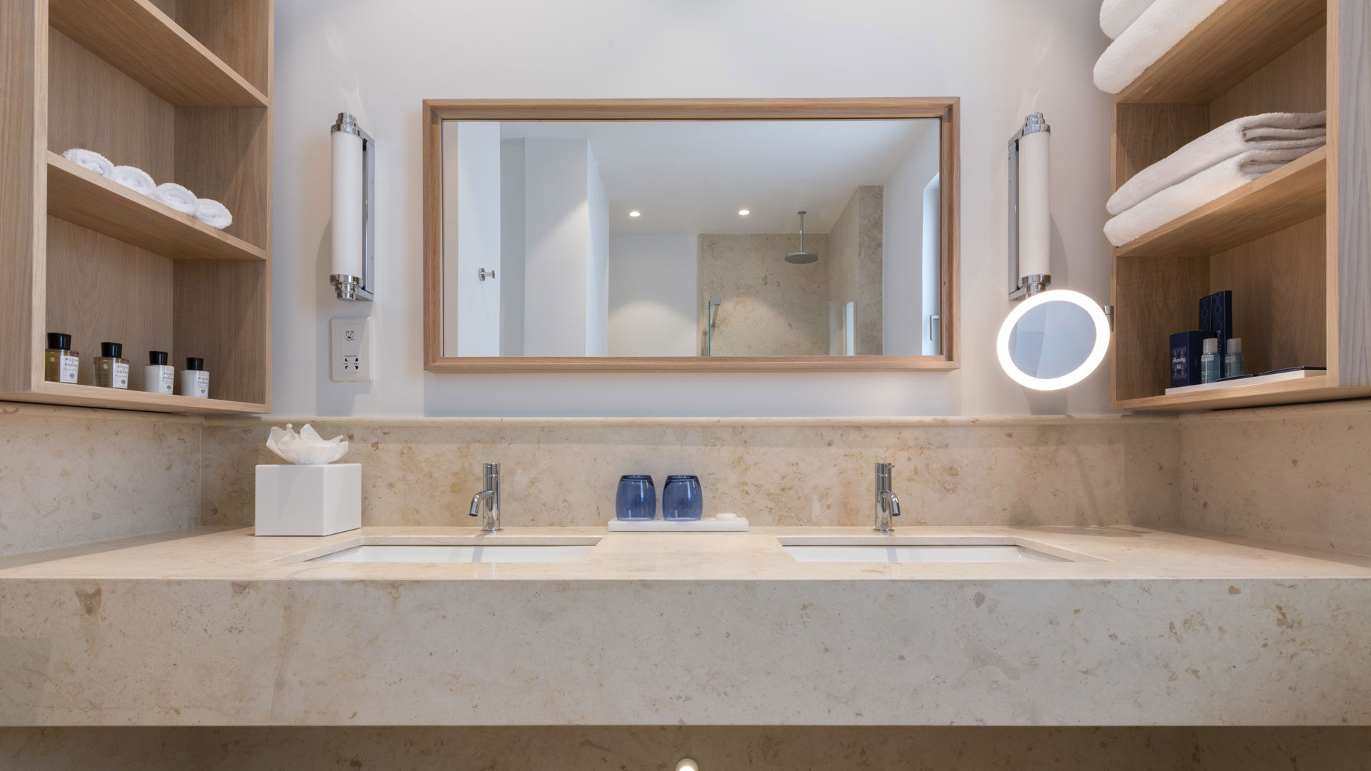 Junior Suite Bathroom