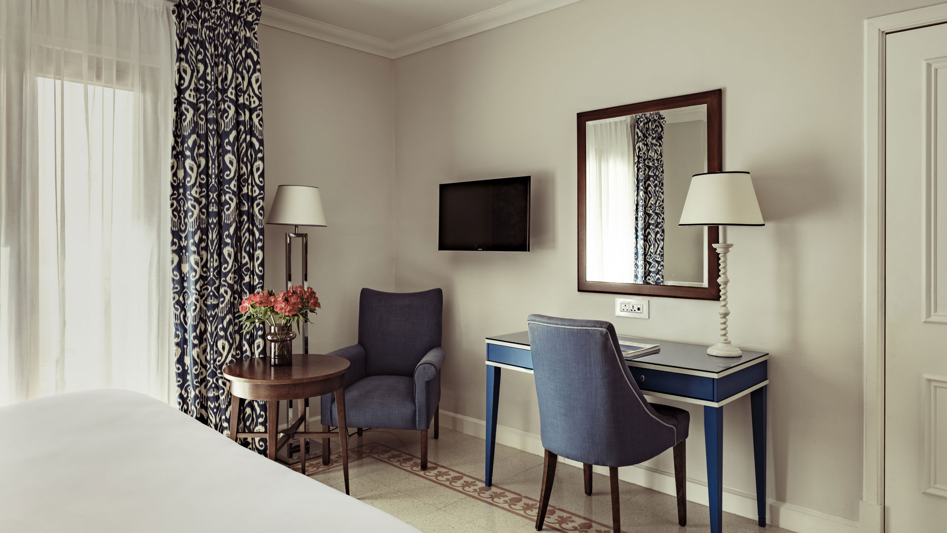 Deluxe Harbour View with Balcony at The Phoenicia Malta