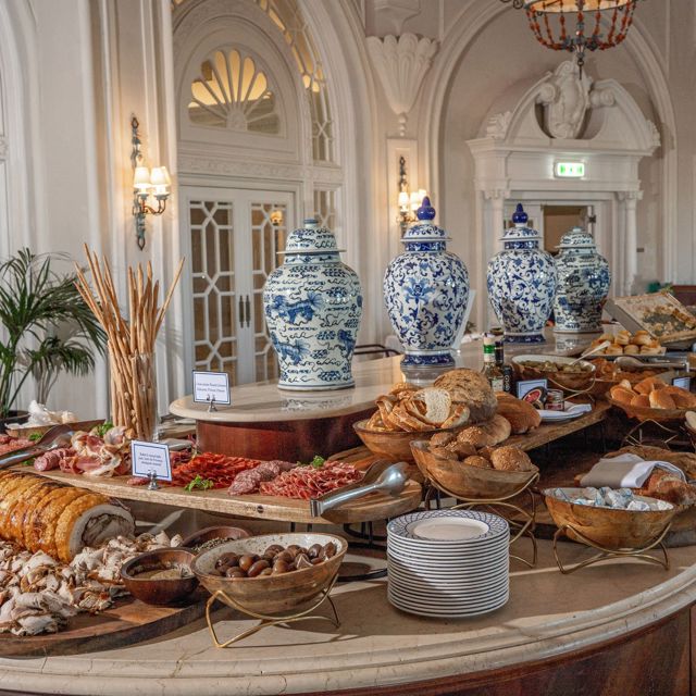 sparkling weekend brunch