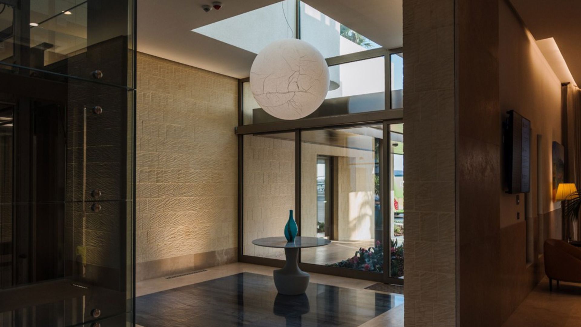 MIA VIP Terminal Interior (1)