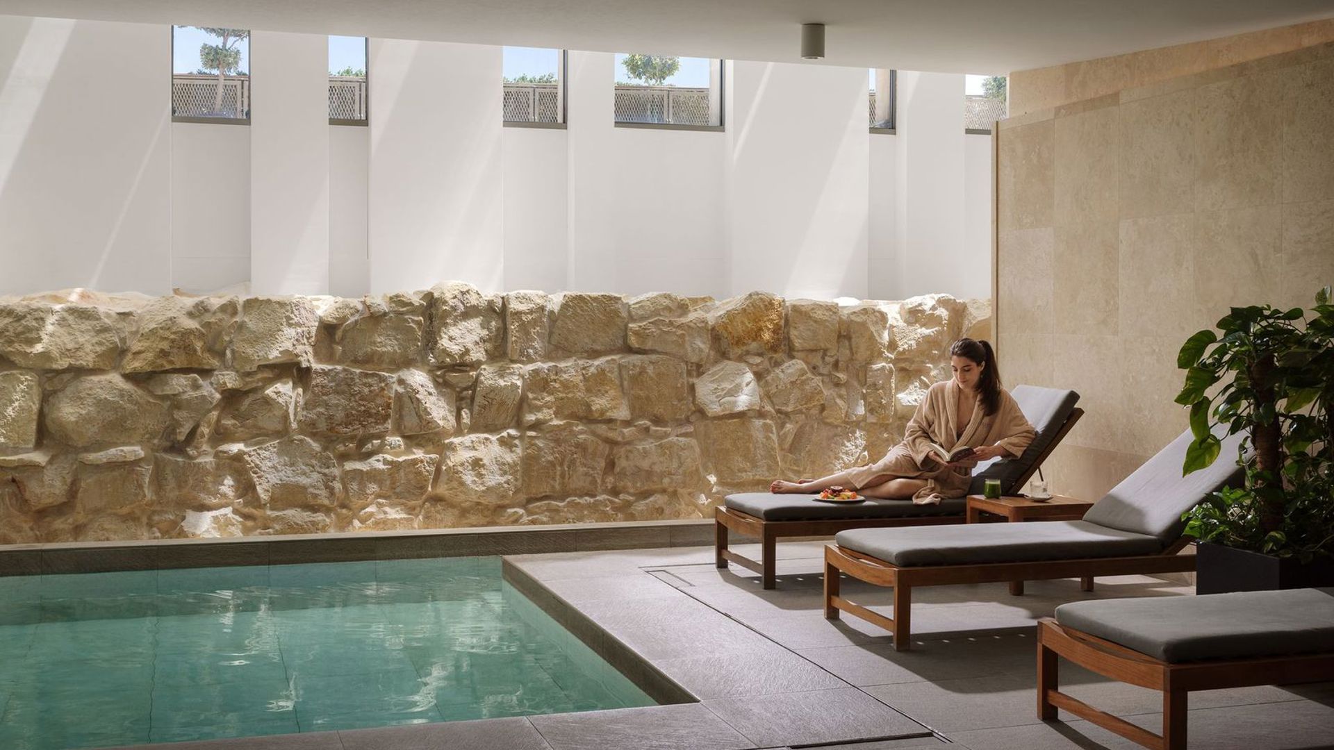 Phoenicia Spa & Wellness - indoor pool